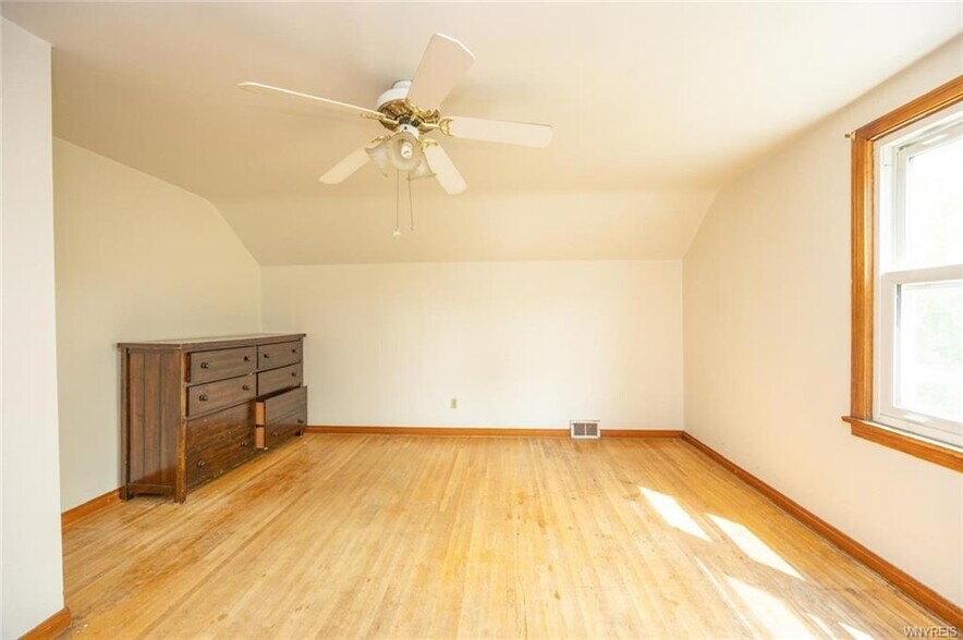 More Photos Of 1729 Ferry Ave, Niagara Falls Apartments For Sale