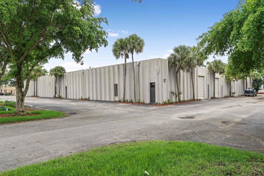 More Photos Of 3851 NW 126th Ave, Coral Springs Warehouse For Lease