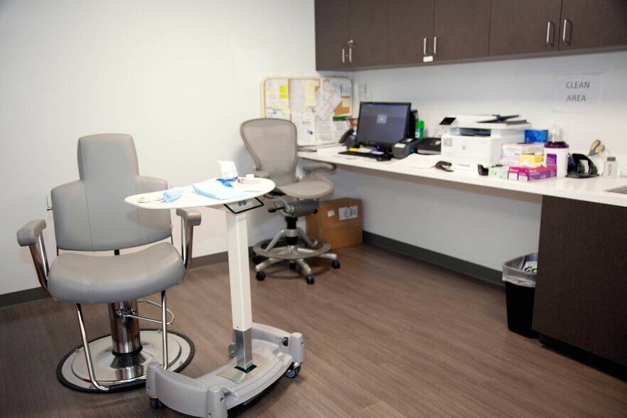 More Photos Of 22719 Hawthorne Blvd, Torrance Medical For Lease