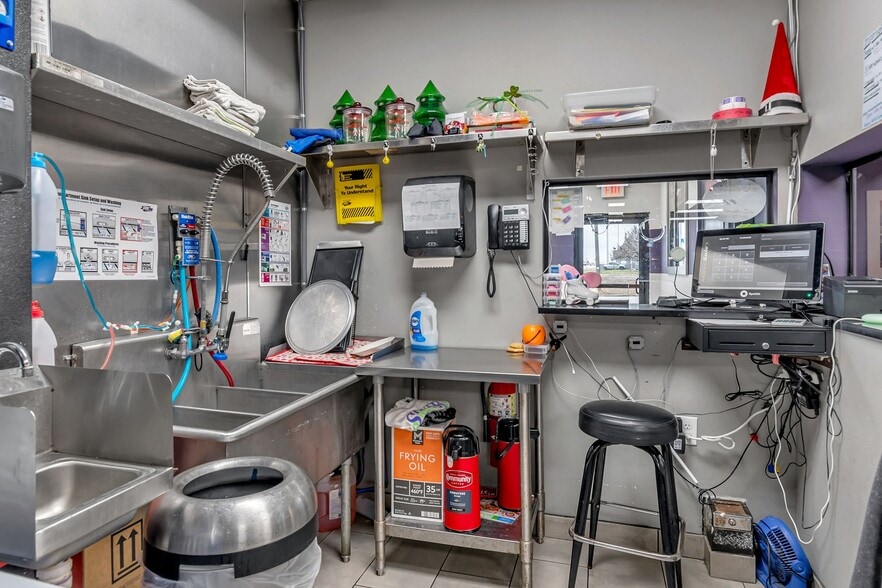 More Photos Of 7628 Corina Dr, Fort Worth Skating Rink For Sale