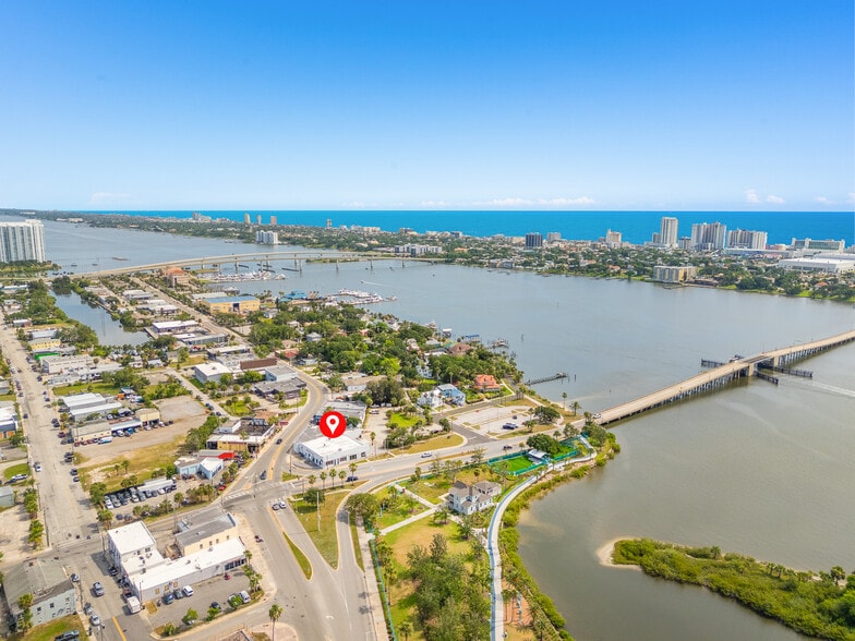 More Photos Of 118 Fairview Ave, Daytona Beach Freestanding For Sale