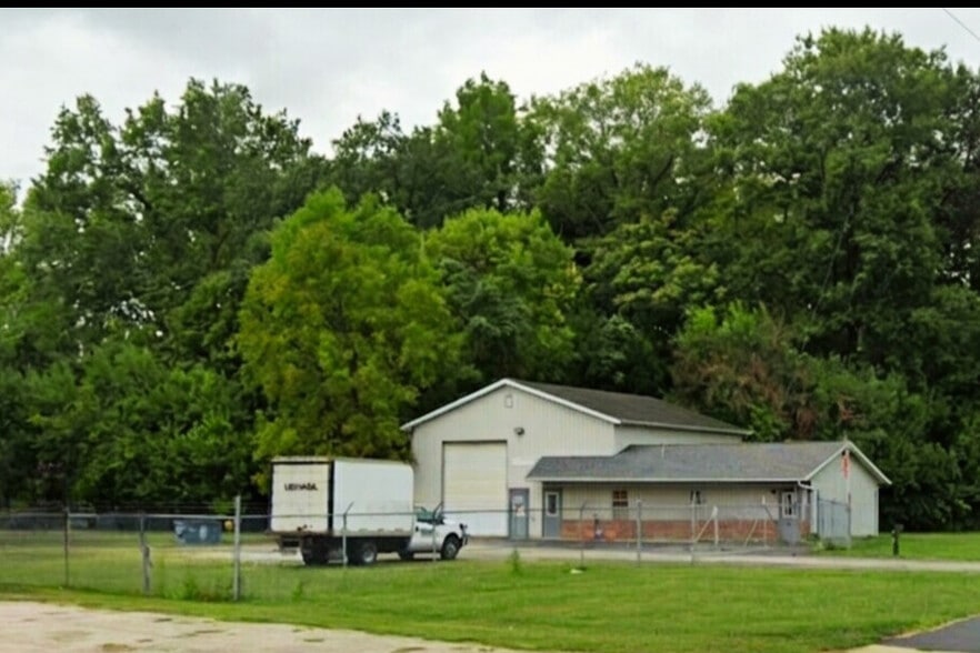 Primary Photo Of 1801 Hulman St, Terre Haute Industrial For Sale