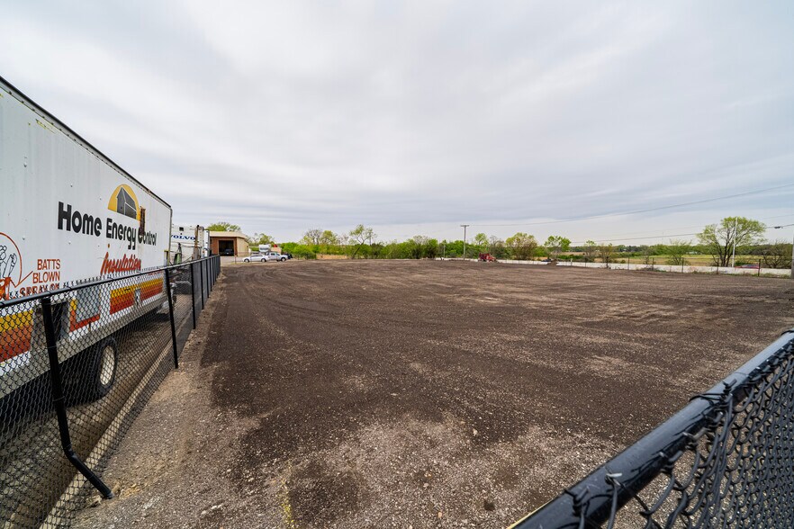 More Photos Of 20604 Burl Ct, Joliet Manufacturing For Sale