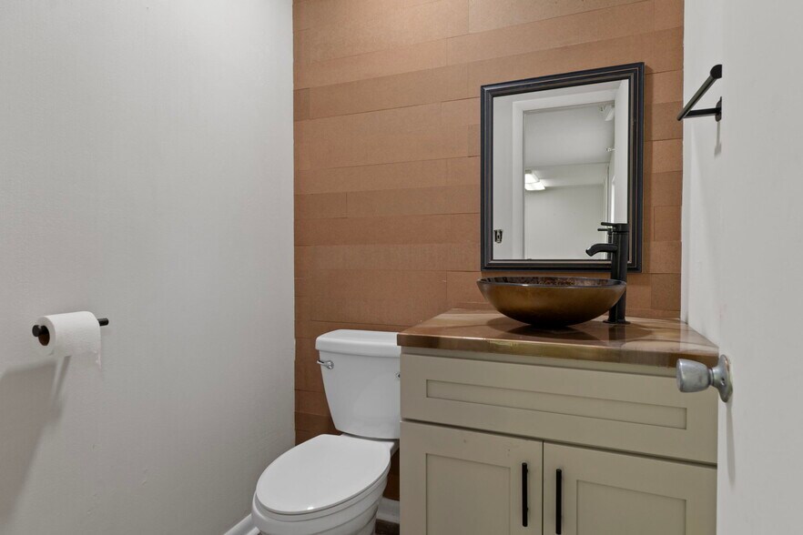 More Photos Of 377 Highway 40 W, Inglis Flex For Sale