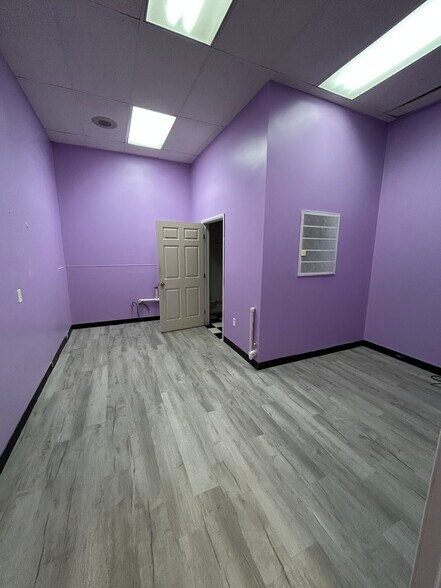 More Photos Of 29-33 E Main St, Palmyra General Retail For Lease