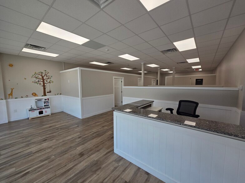 More Photos Of 10873 Clemson Blvd, Seneca General Retail For Lease