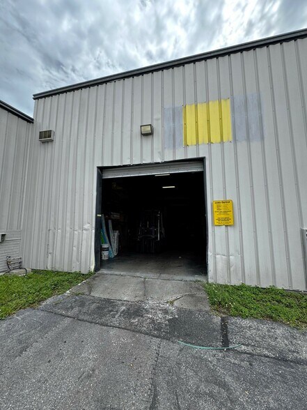More Photos Of 2214 N Washington Blvd, Sarasota Warehouse For Lease