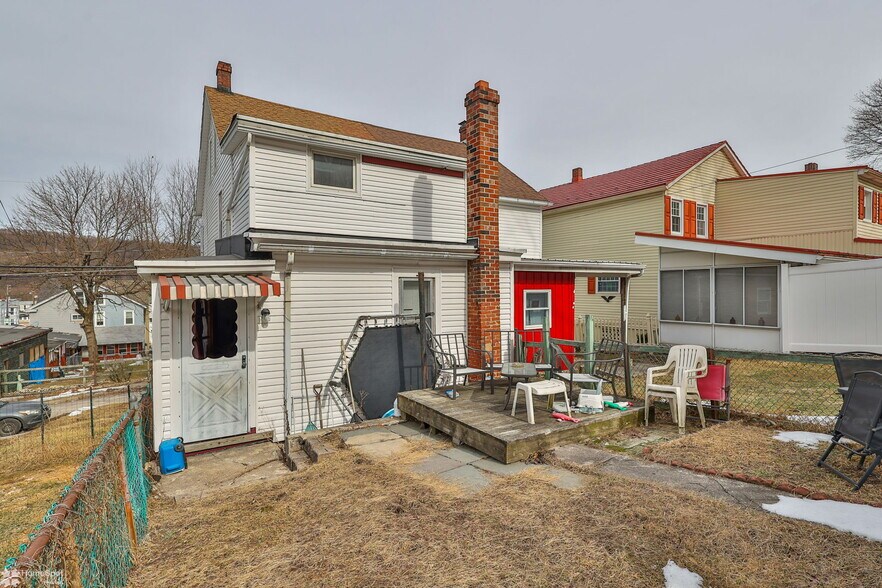 More Photos Of 304 E Kline Ave, Lansford Multifamily For Sale