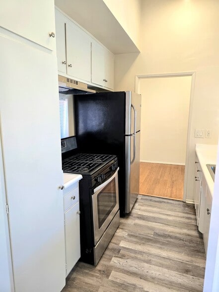 More Photos Of 4208 Russell Ave, Los Angeles Apartments For Sale