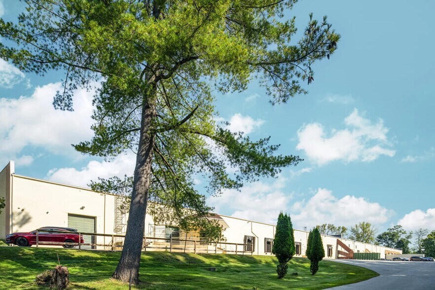 More Photos Of 444 North Lane, Conshohocken Warehouse For Lease