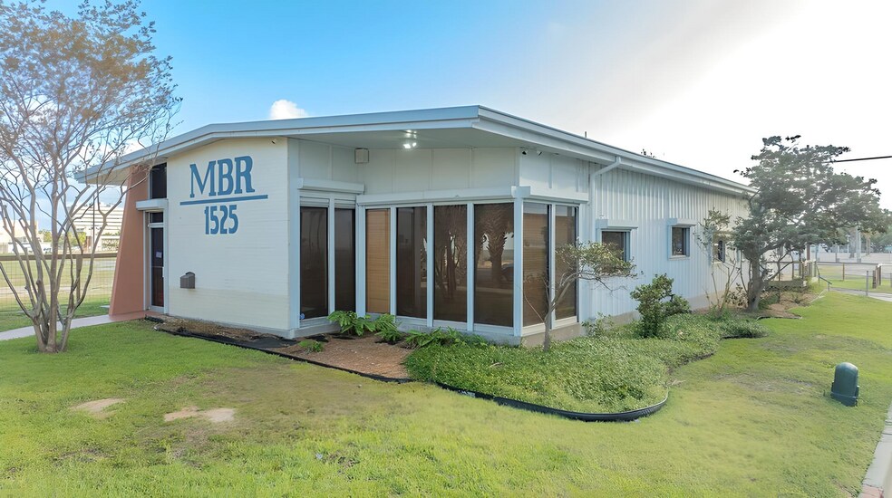 More Photos Of 1525 Shoreline Blvd, Corpus Christi Storefront Retail Office For Sale