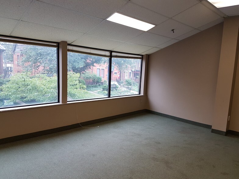 More Photos Of 180 James St S, Hamilton Office For Lease