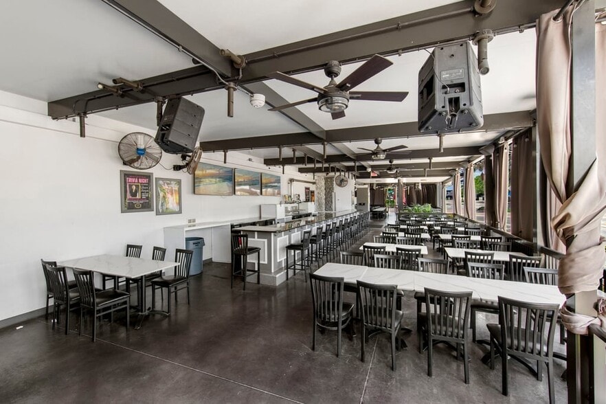 More Photos Of 4725 Vincennes Blvd, Cape Coral Restaurant For Sale