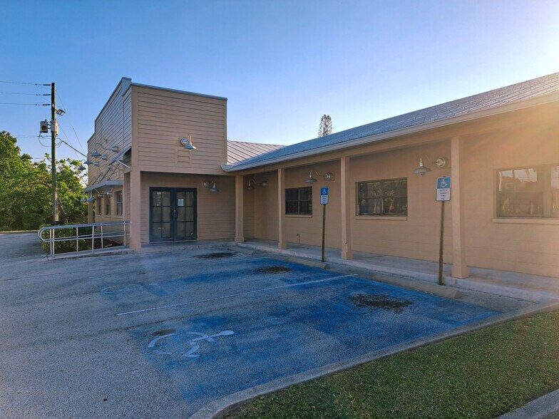 More Photos Of 3120 S US Highway 1, Fort Pierce Restaurant For Lease