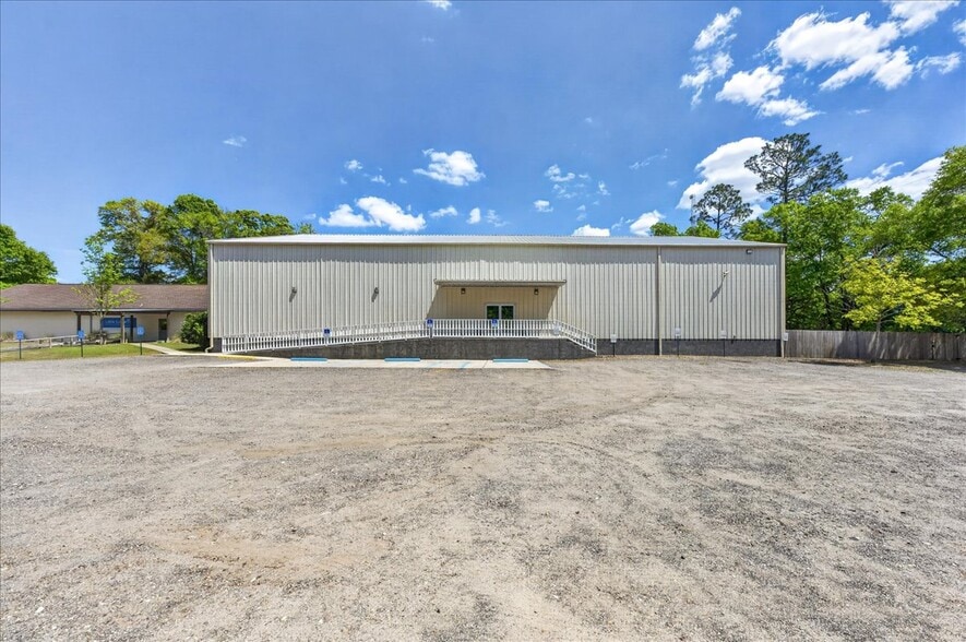 More Photos Of 100 Duggan Ave, Crestview Specialty For Sale