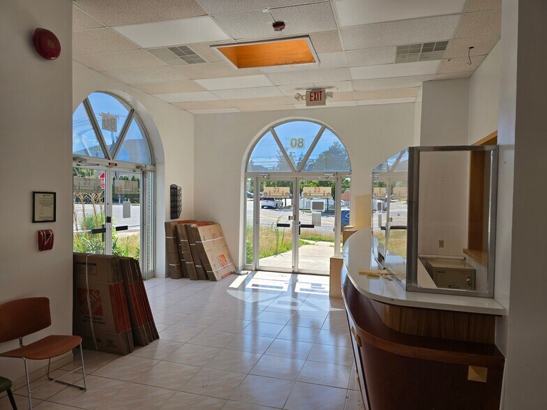 More Photos Of 80 Woodrow Rd, Staten Island Daycare Center For Lease