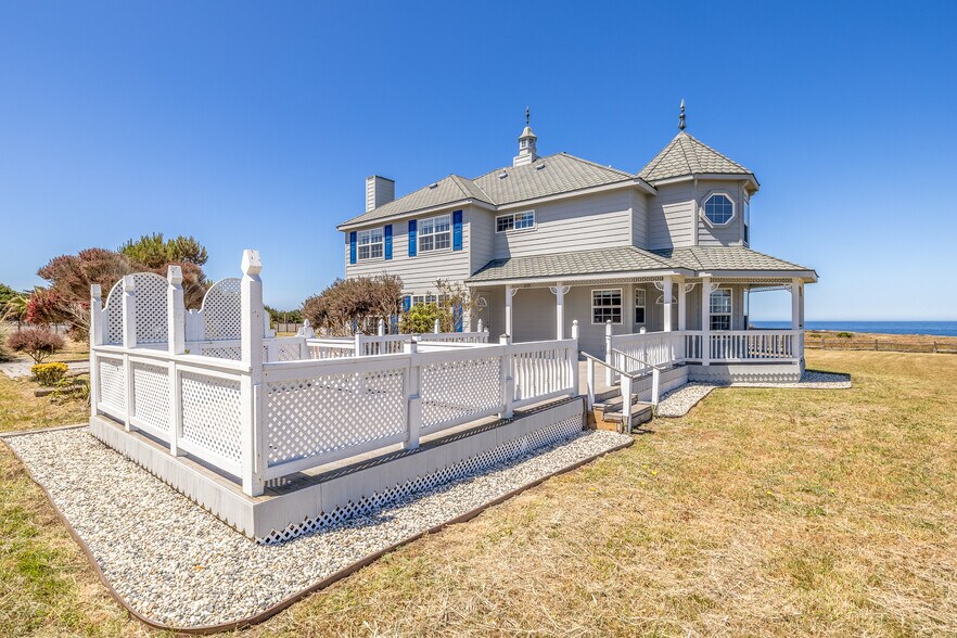 More Photos Of 19351 Del Mar Dr, Fort Bragg Specialty For Sale