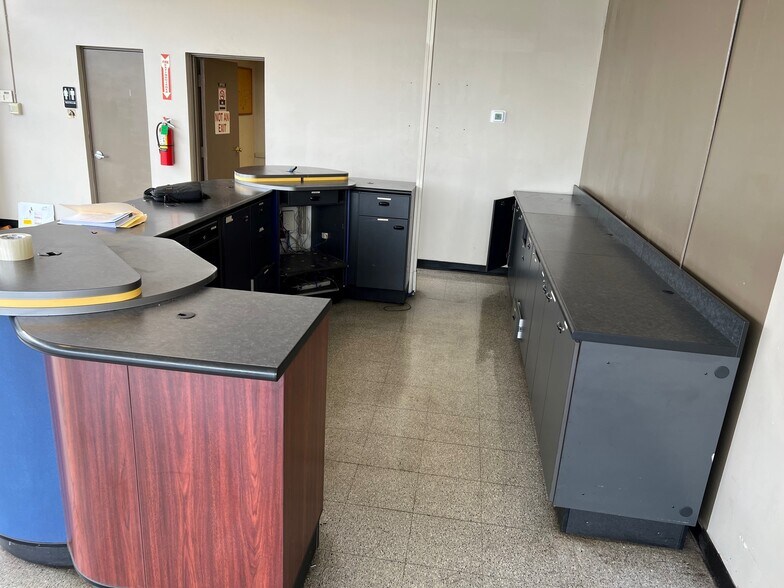 More Photos Of 6930 Walnut St, Upper Darby Freestanding For Lease