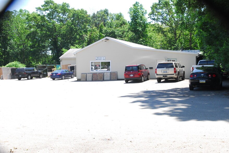 More Photos Of 1402 Route 300, Newburgh Showroom For Sale