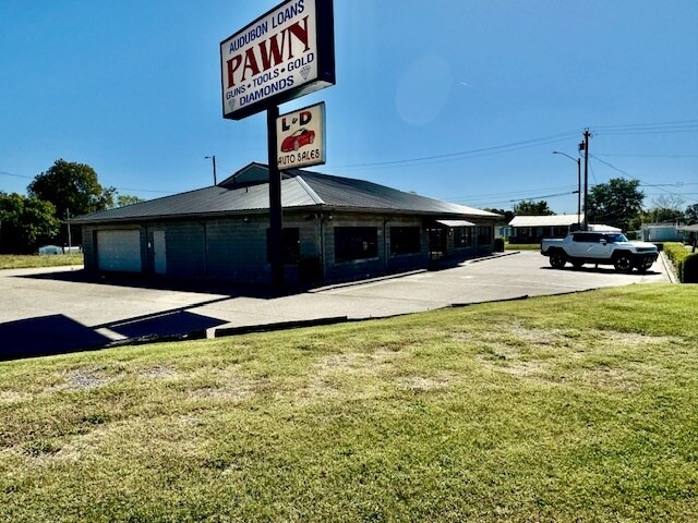 More Photos Of 1650 N Green St, Henderson General Retail For Lease
