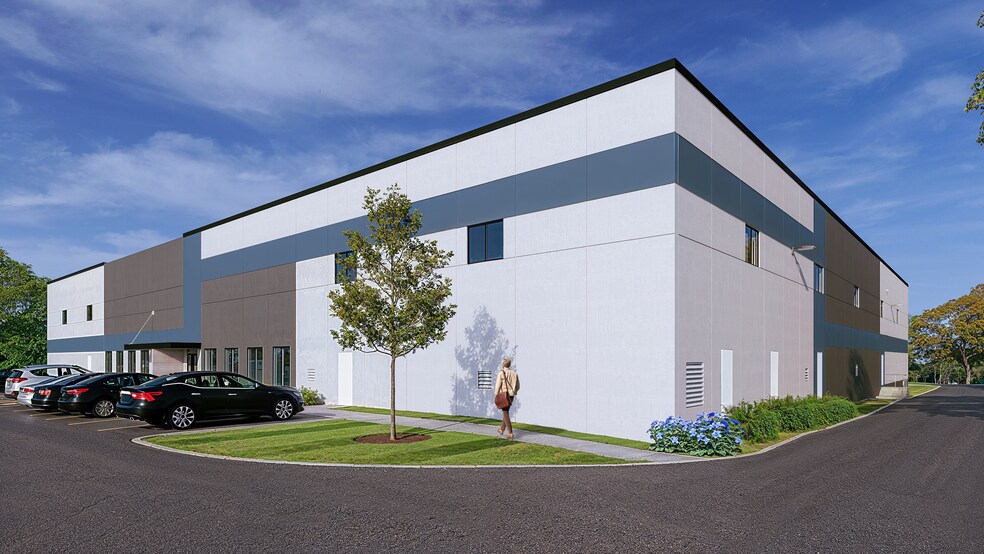 Primary Photo Of 6 Forge Pky, Franklin Warehouse For Lease