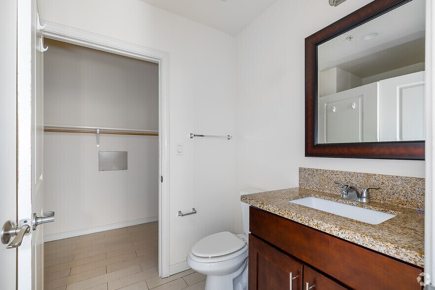 More Photos Of 14105 Chadron Ave, Hawthorne Apartments For Lease