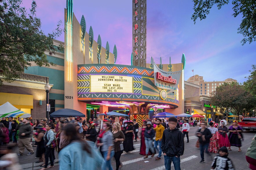 More Photos Of 1021 10th St, Modesto Movie Theatre For Sale