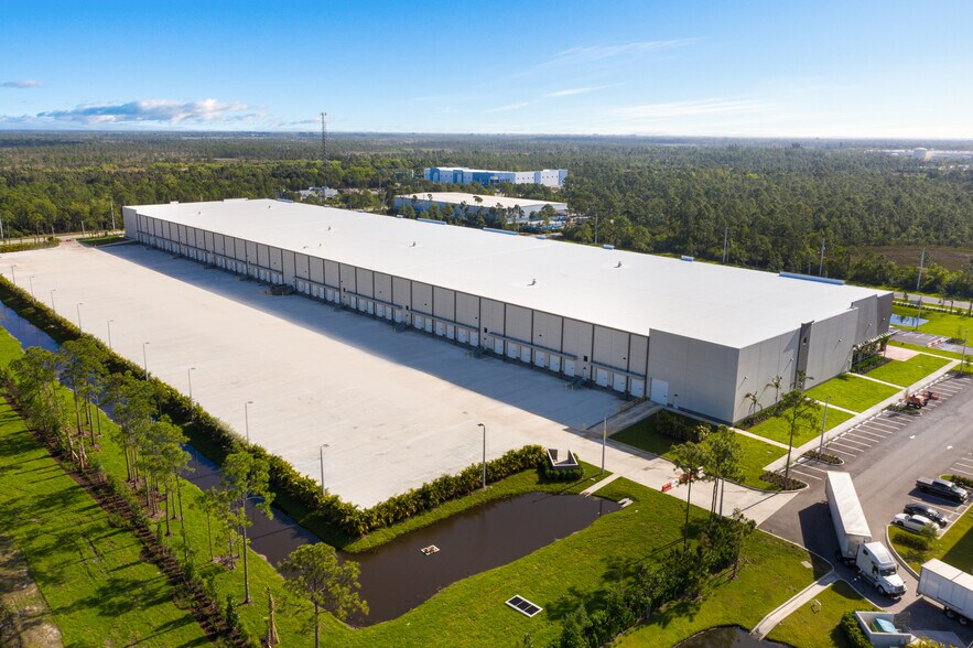 More Photos Of 15501 Park of Commerce Blvd, Jupiter Distribution For Lease