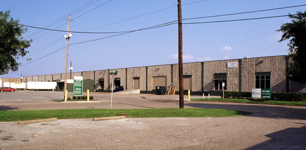 More Photos Of 7235-7255 Wynnwood Ln, Houston Unknown For Lease