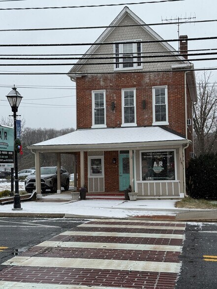 More Photos Of 324 Main St, Reisterstown Storefront Retail Office For Lease