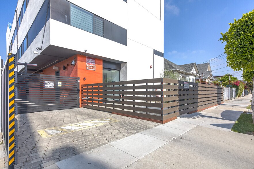 More Photos Of 1229 S Kingsley Dr, Los Angeles Apartments For Sale