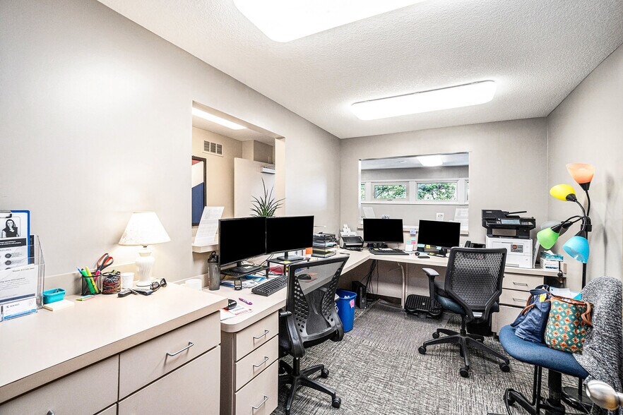 More Photos Of 2 Holly Ln, Paola Medical For Sale