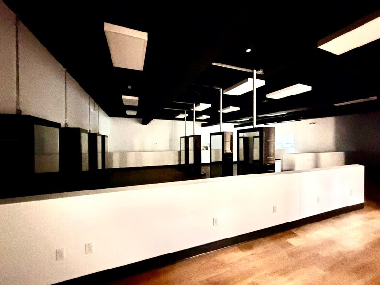 More Photos Of E Bay Dr, Clearwater Unknown For Lease