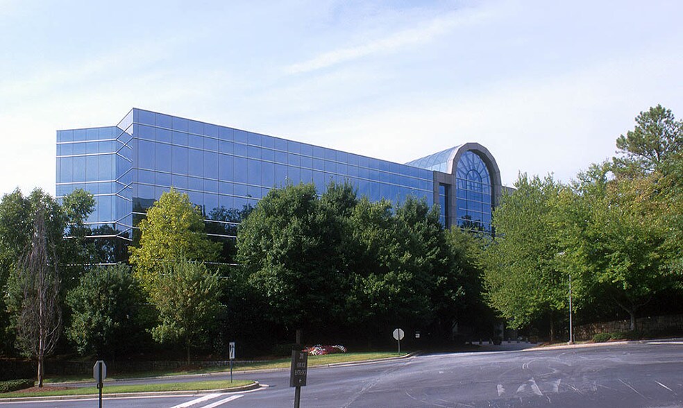 More Photos Of 100 Ashford Ctr N, Atlanta Office For Lease