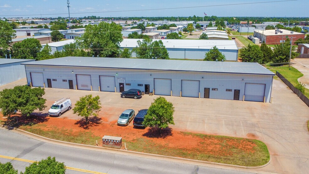 Primary Photo Of 8221 N Glade Ave, Oklahoma City Light Manufacturing For Lease