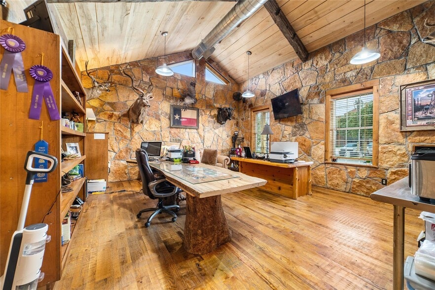 More Photos Of 301 E Brown St, San Saba Freestanding For Sale