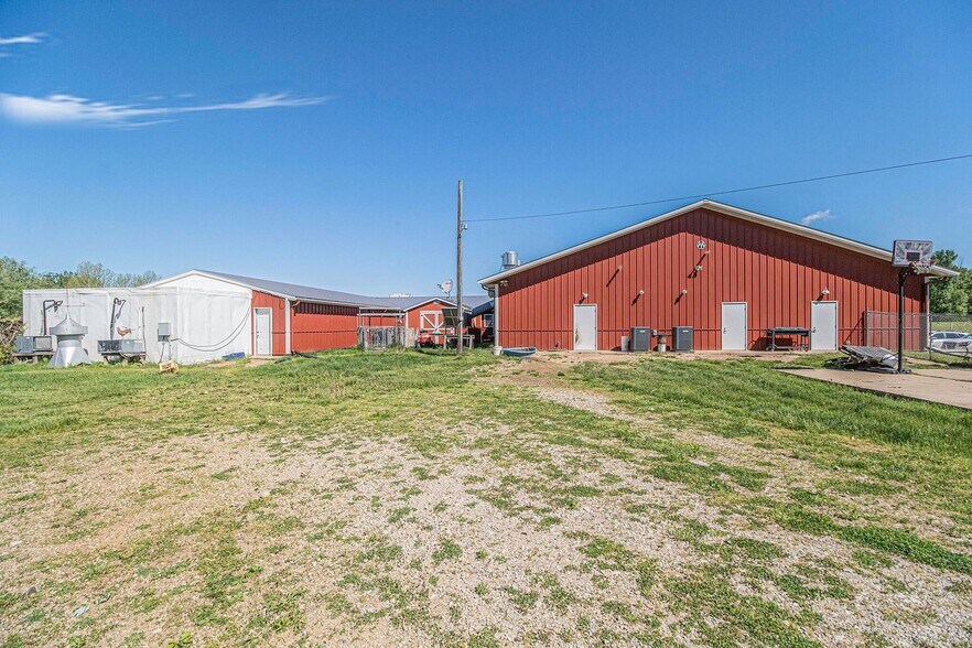 More Photos Of 44947 W Red Arrow Hwy, Paw Paw Restaurant For Sale