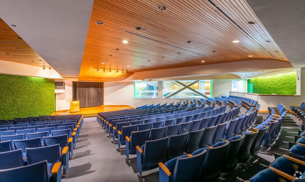 More Photos Of 900 Chelmsford St, Lowell Office For Lease