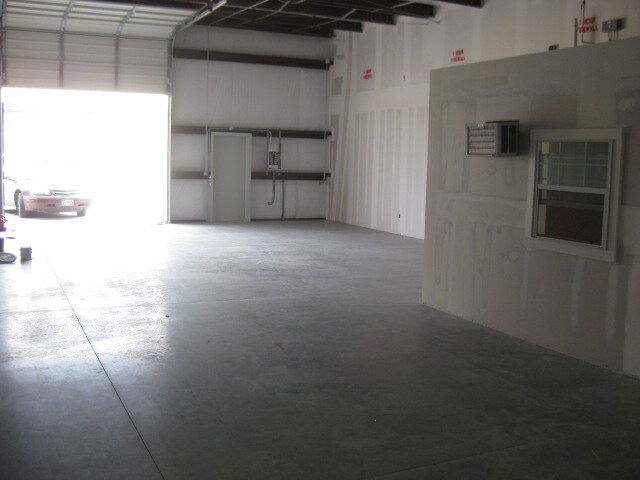 More Photos Of 301 E Cedar Ave, McAllen Warehouse For Lease