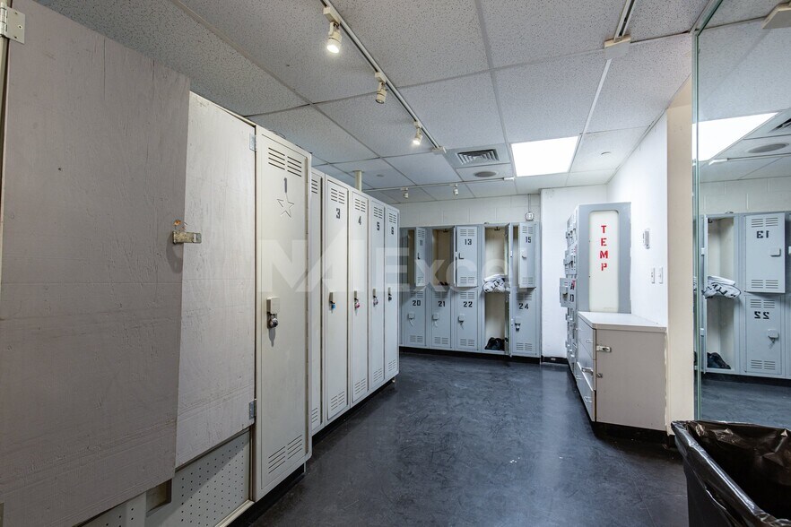 More Photos Of 4710-4740 S Arville St, Las Vegas Bar For Lease