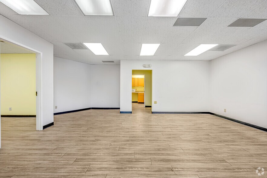 More Photos Of 1800 Water Pl SE, Atlanta Office For Sale
