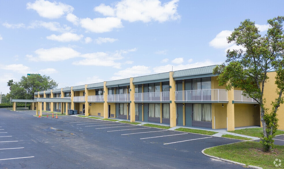 More Photos Of 6802 Commonwealth Ave, Jacksonville Hotel For Sale