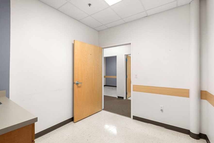 More Photos Of 25 Marston St, Lawrence Medical For Sale