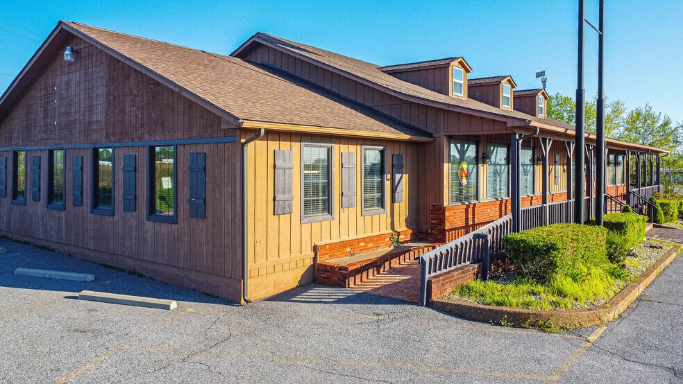 More Photos Of 7052 Benton Rd, Paducah Restaurant For Sale