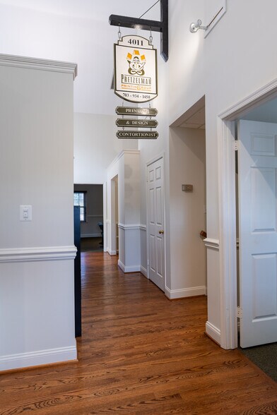 More Photos Of 10470-10476 Armstrong St, Fairfax Medical For Sale