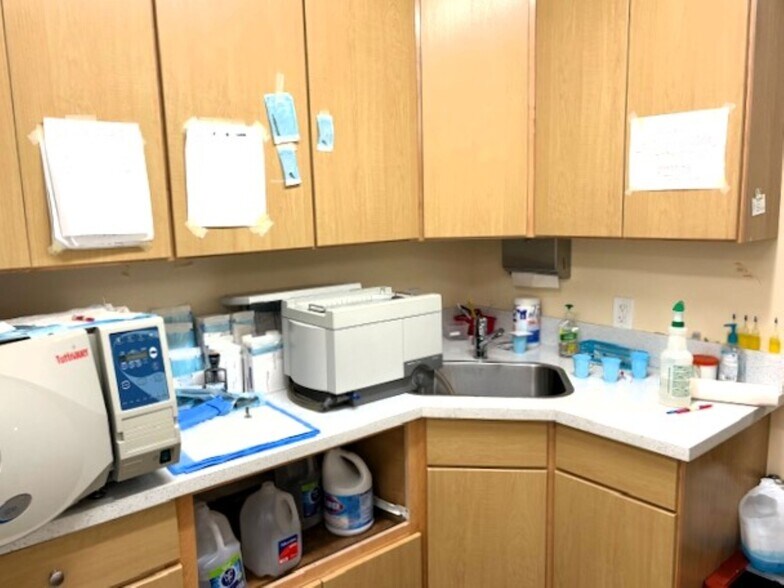 More Photos Of 1866 B St, Hayward Medical For Lease