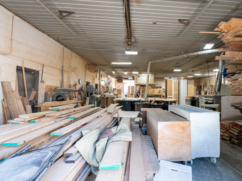 More Photos Of 86 Newburyport Tpke, Newbury Auto Dealership For Sale