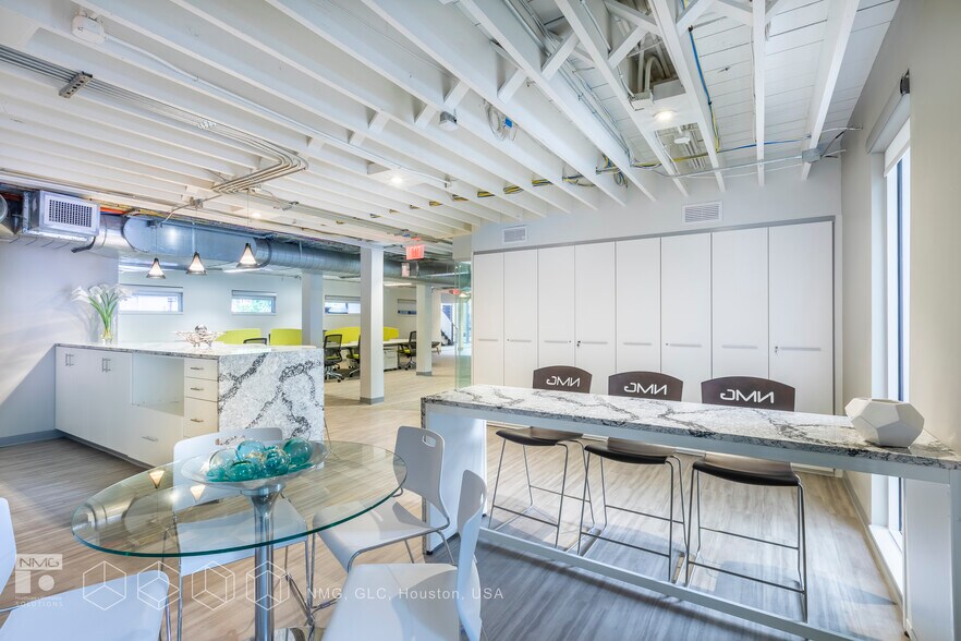 More Photos Of 2301 Caroline St, Houston Office For Sale