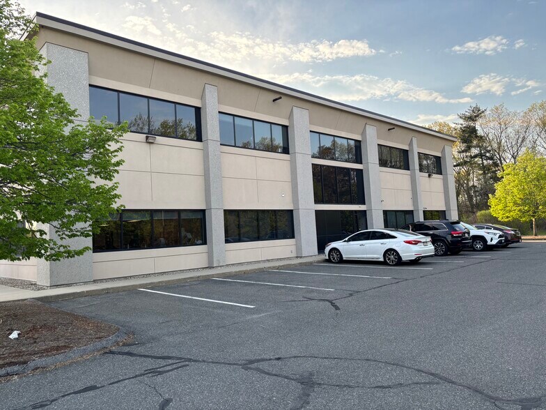 More Photos Of 265 Benton Dr, East Longmeadow Medical For Lease