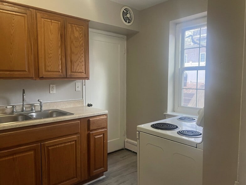 More Photos Of 2404 Longview Ave SW, Roanoke Multifamily For Sale